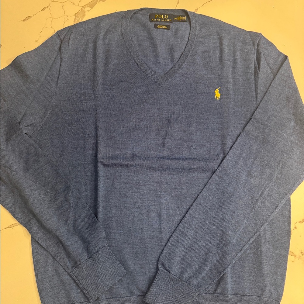 Ralph Lauren Men's V-Neck Sweater in Blue - Picture 2 of 4
